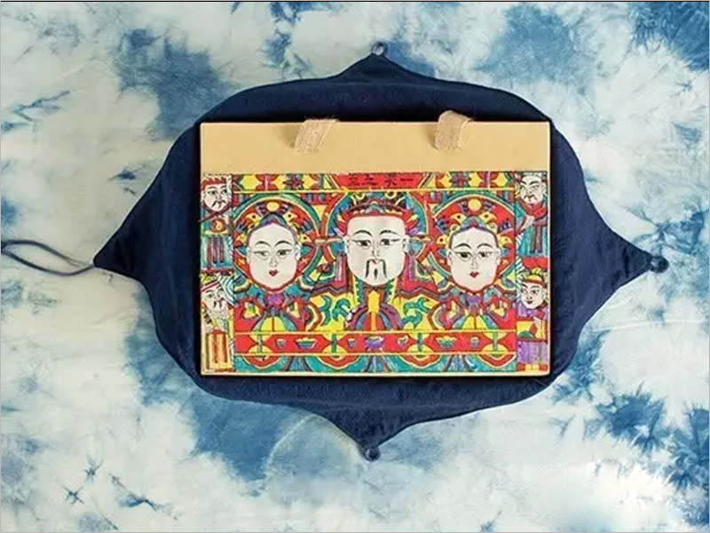 手工染土布刺繡復(fù)古月餅包裝設(shè)計(jì)，匠心精神的執(zhí)著與信念