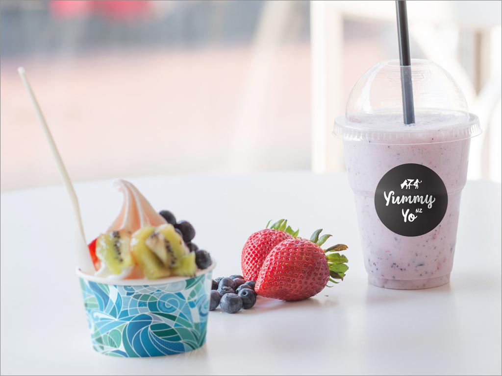 新西蘭Yummy Yo奶制品冷飲店品牌形象設(shè)計之冷飲包裝設(shè)計
