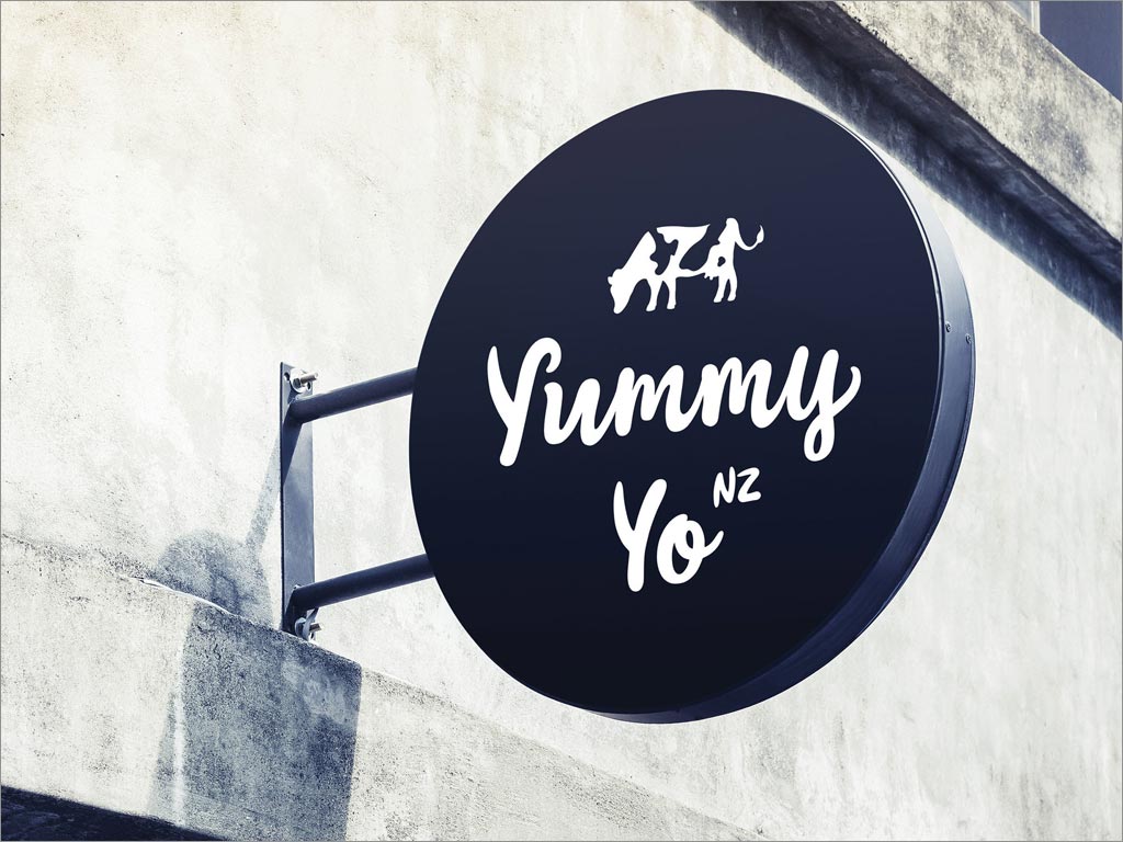 新西蘭Yummy Yo奶制品冷飲店面形象設(shè)計之燈箱招牌設(shè)計